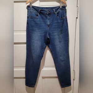 Tahari Women’s Skinny Jeans  Size 12 - EUC